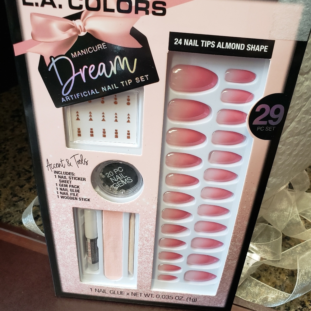 L.A. Colors Dream Artificial Manicure Nail 29 piece Set with Gems  Pink & White